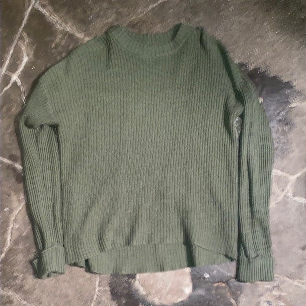 Green Ribbed Knit Sweater 🌟